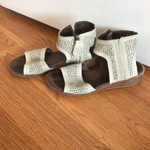 Grey Anthropologie Zip-Up Sandals Size 8